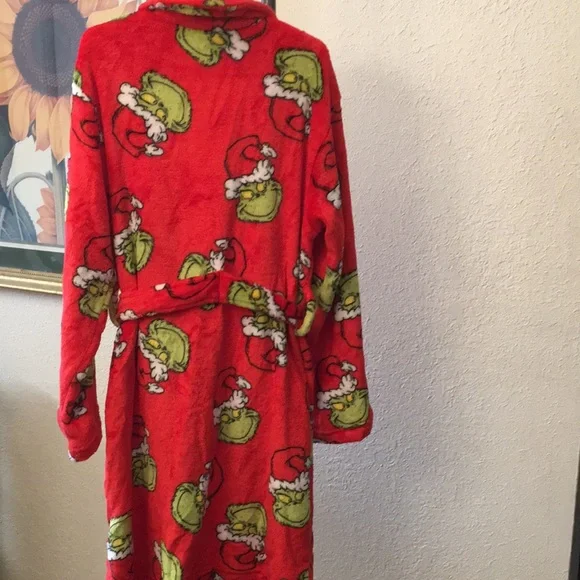Grinch Robe - Picture 6 of 7